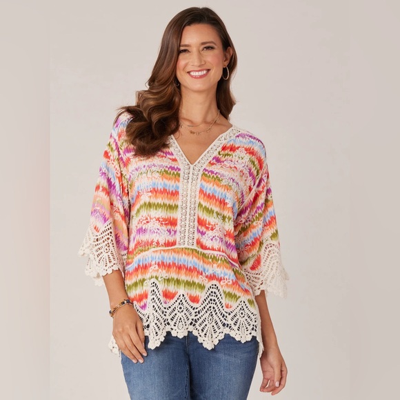 Democracy Tops - NEW Democracy Multicolor Crochet Trim Top! SZ Small